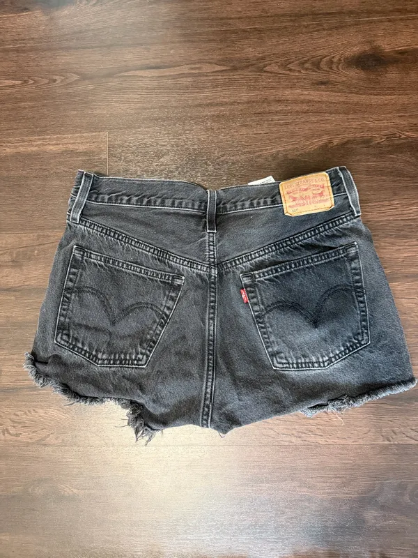 Levi’s 501 jean shorts - Image 2