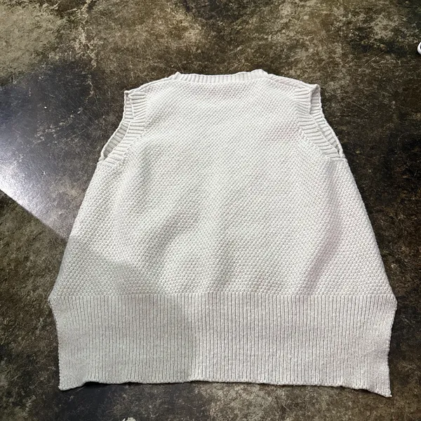 Sweater Vest Gray - Image 3