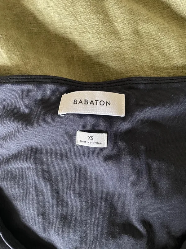 Aritzia black crop top - Image 2