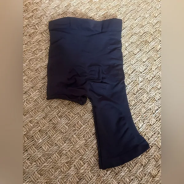 🦄Nwot Skims Solution Short Left Leg Exposed, Xxs/Xs - Image 3