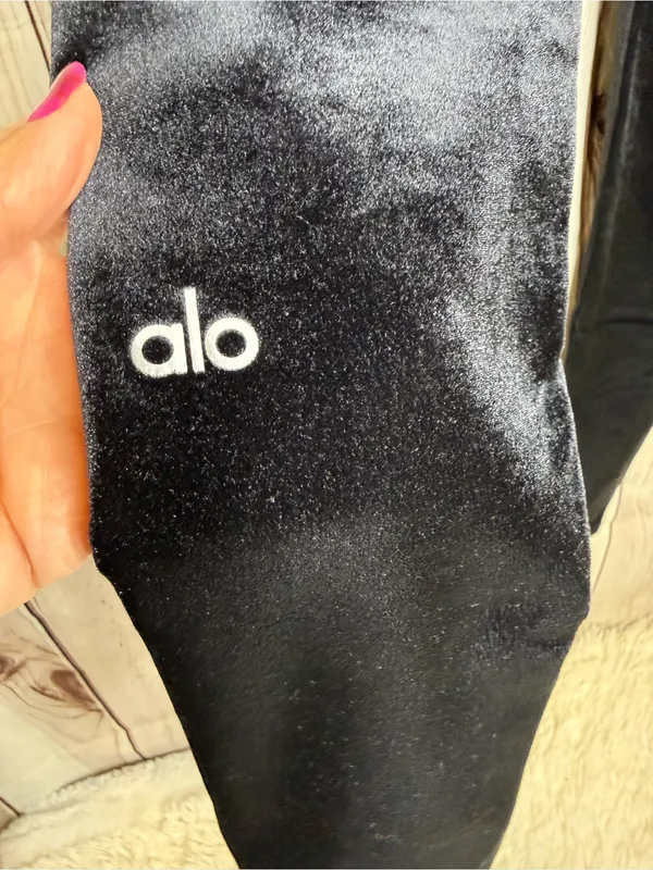 Alo Yoga High Waist Posh Velvet Legging Black Small - Image 4
