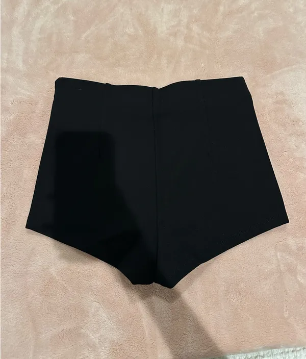 SKIMS High Waisted Hot Short - Image 6