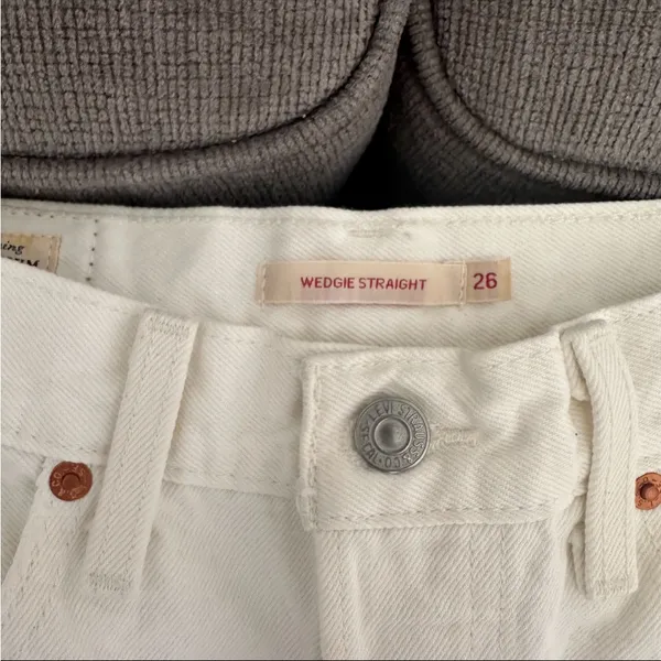 Levi’s White Wedgie Straight Jean - Image 5