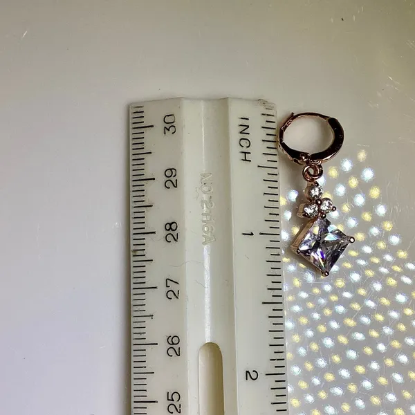 NWOT Hoop Crystal Earrings Gold - Image 6