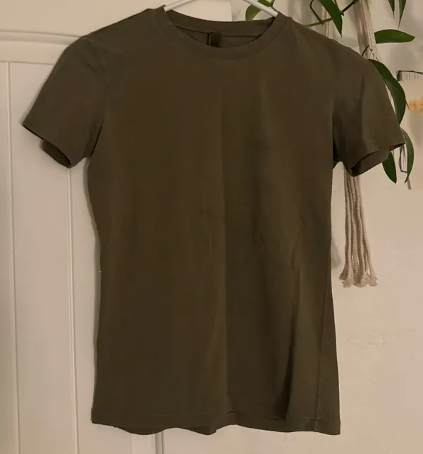SKIMS T-Shirt - Image 2