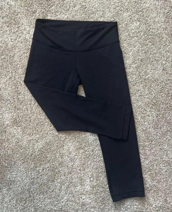 Lululemon Black Crop Capris Leggings 21" - Image 4