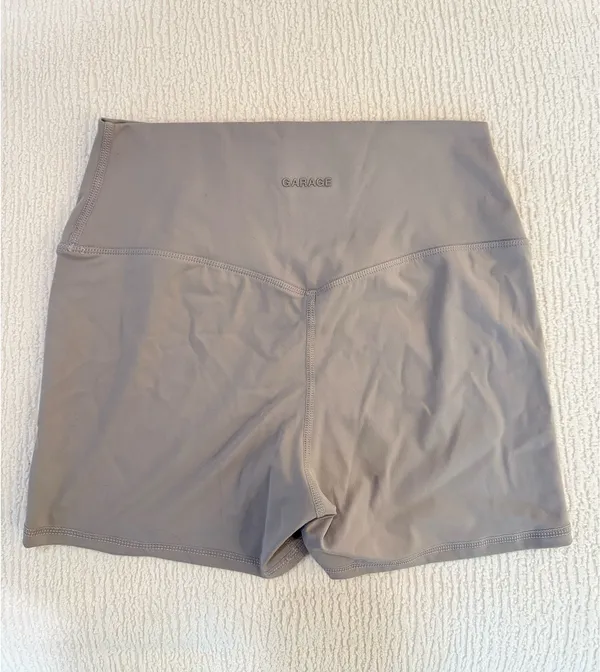 Garage Active Booty Shorts Beige - Image 2
