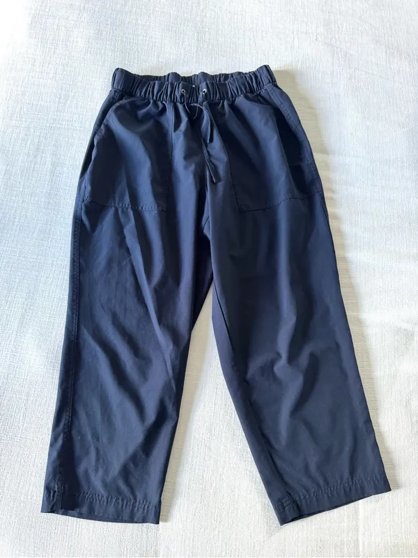 Old Navy High-Waisted StretchTech Utility
Crop Pants, Navy - Medium - Image 7