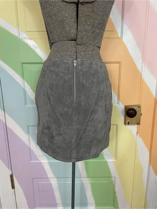 BLANKNYC Suede Leather A-Line Mini Skirt Fog Gray Moto Zip Pockets Sz 26 💚🎀 - Image 6