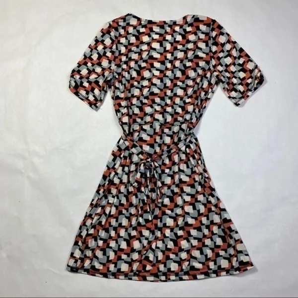 BCBGMaxAzria Geometric Print Tie Waist Dress‎ - Image 5