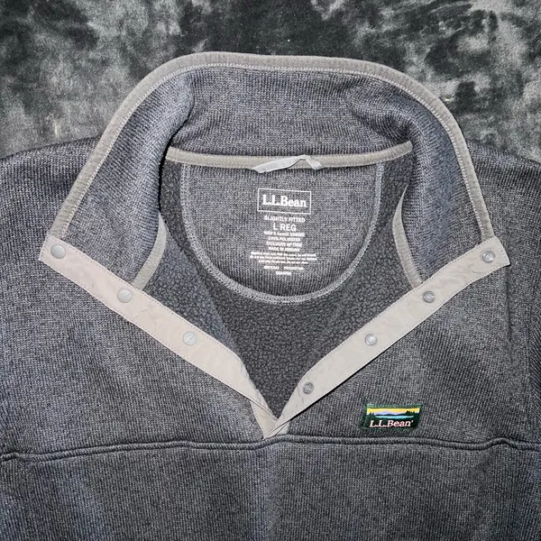 LL Bean Gray Mockneck Sweatshirt Size Large - Image 3