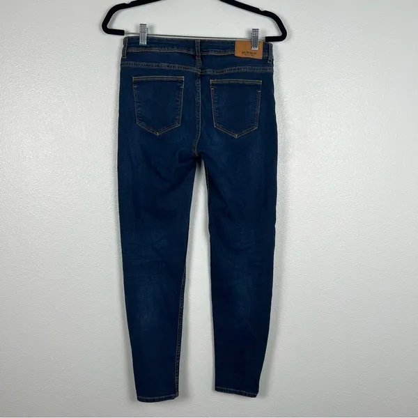 Zara Medium Wash Skinny Jeans Sz‎ 4 - Image 4