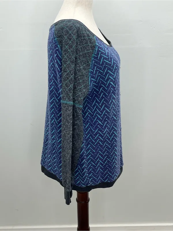 BKE Lounge Women's Blue Chevron Long Sleeve Scoop Neck Sweater Size Large - Image 6