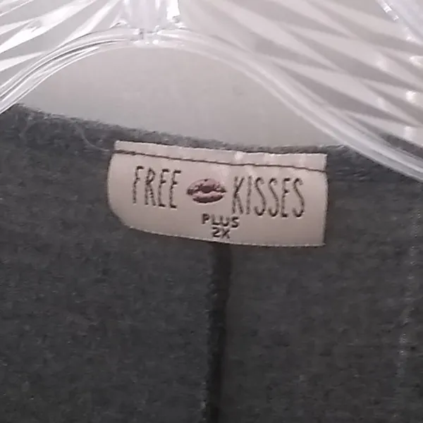 FINAL MARKDOWN Free kisses owl tee 2x - Image 4