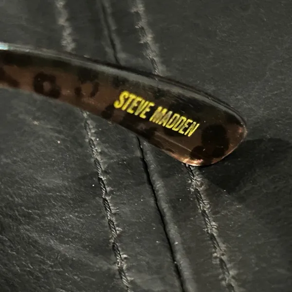 Steve Madden Tortoise Shell Sunglasses - Image 5