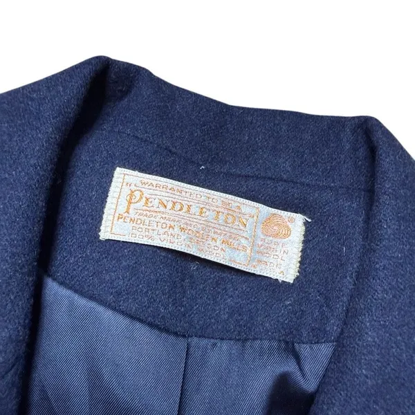 Vintage Pendleton Women’s Navy Blue Blazer Small - Image 6