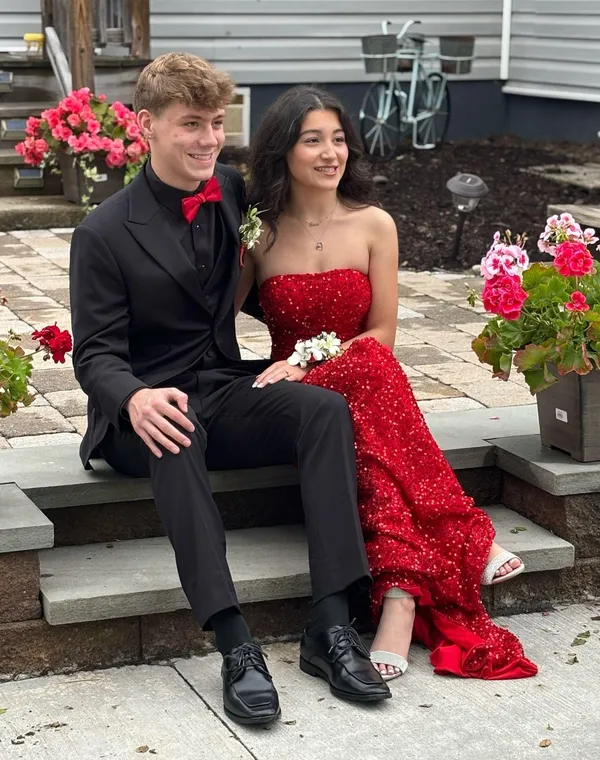 Full Sequin Red Prom Dress Size 0 - Image 3