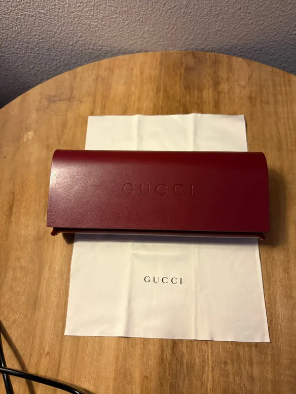 Gucci Sunglasses Black - Image 9