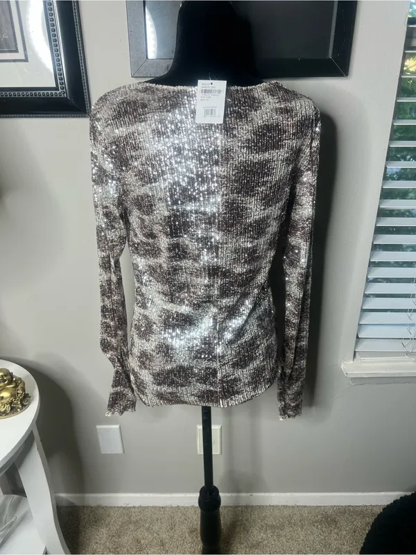 Free People gold rush long sleeve sequins top large NWT - Image 12