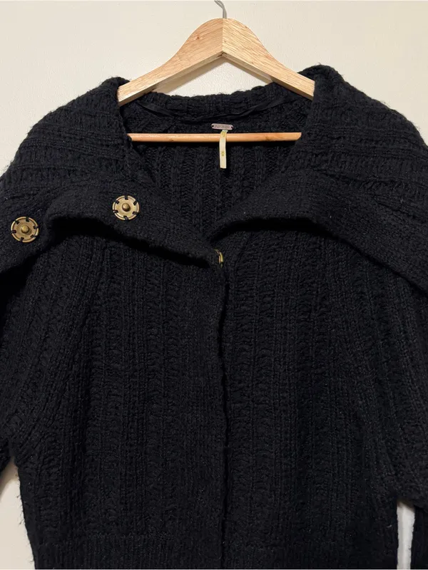 Free People Chunky Knit Cropped Cardigan Sweater Medium Wool Blend Black - Image 5
