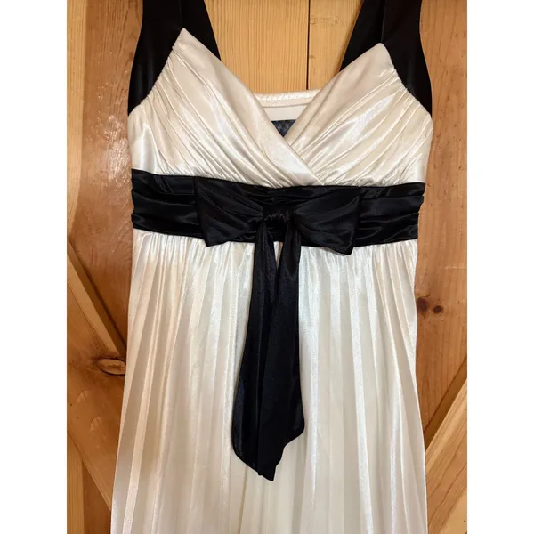 Y2K City Triangles Pleated Satin Babydoll Dress Black White Bow Homecoming Hoco - Image 3