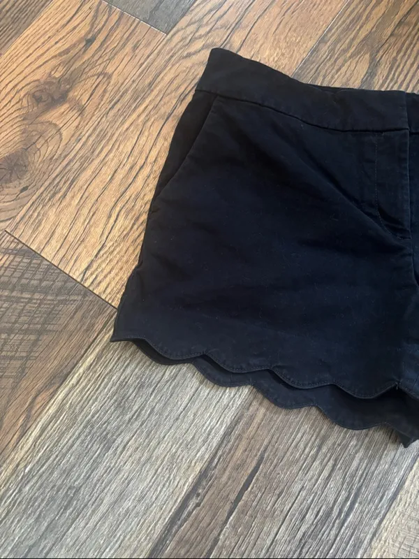 LOFT Black Scallop Hem The Riviera Short High Waist Women's Shorts Size 8 - Image 3