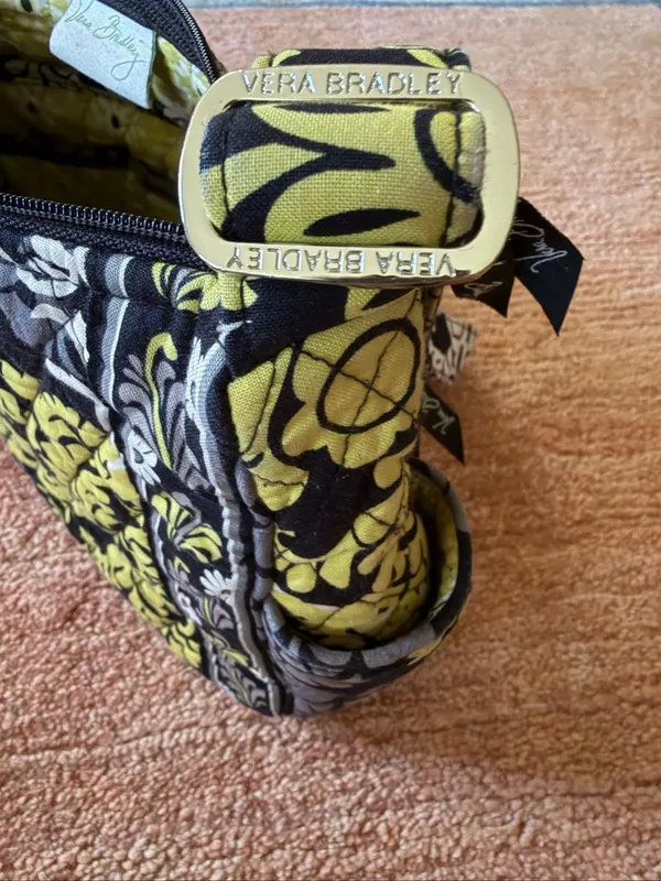 Vera Bradley Baroque Shoulder Bag great condition - Image 3