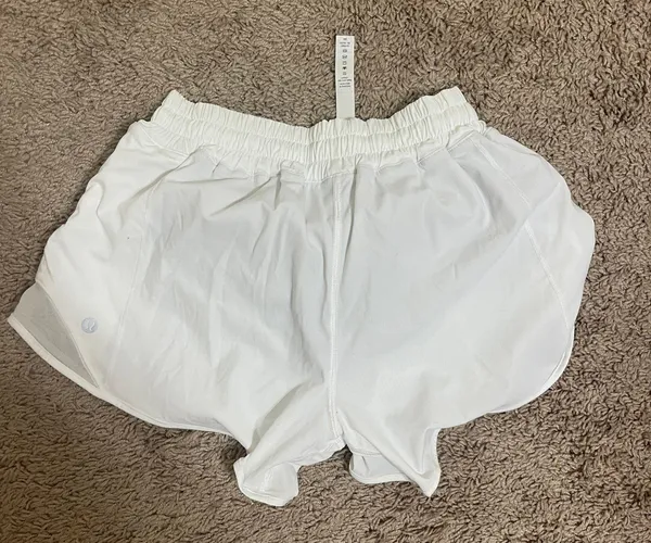 Lululemon Hotty Hot Shorts 4” - Image 4