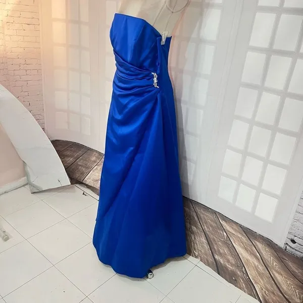 David's Bridal Royal Blue Strapless Side Ruched Bridesmaid Gown Dress Size 10 - Image 5