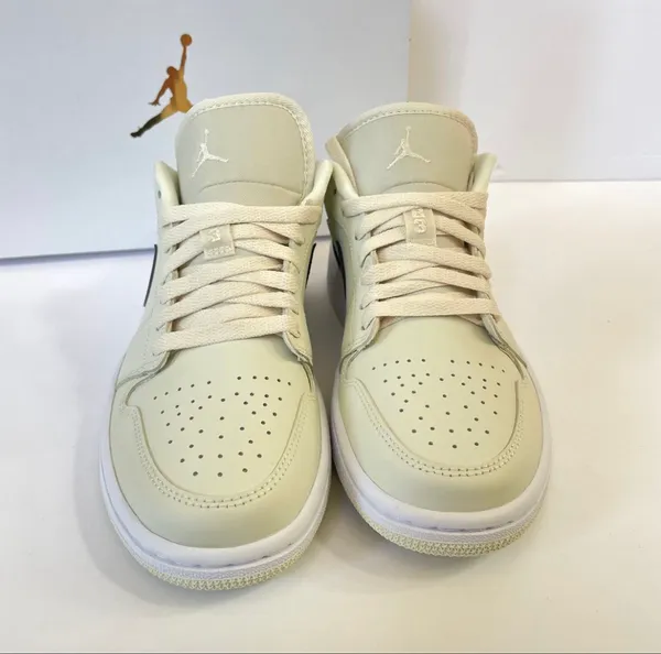 Nike Air Jordan Low - Image 2