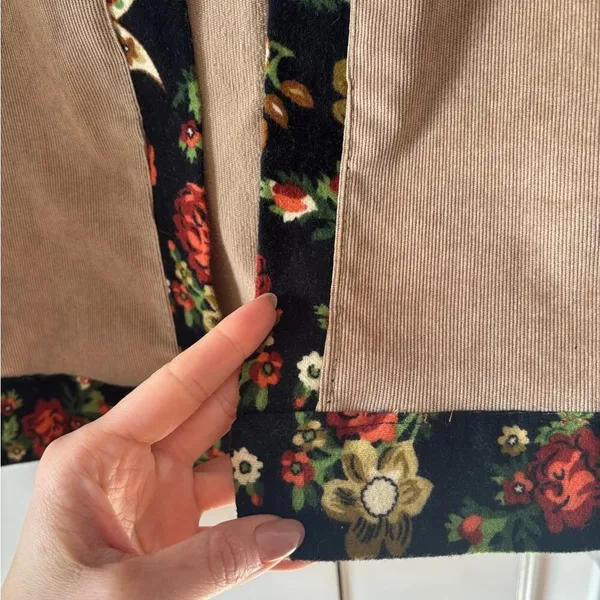 Floral Trim Tan Cardigan - Image 8