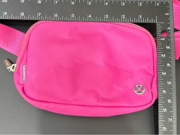 LULULEMON Athletica Everywhere Belt Bag 1L Sonic Pink - Image 10