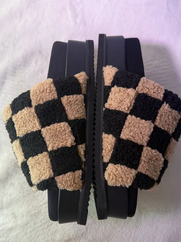 ROAM Checkerboard Sherpa Slide - Black & Tan - Image 4