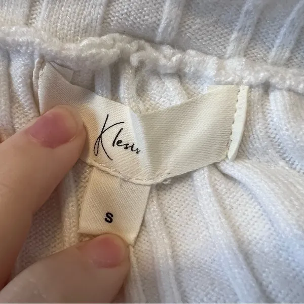 Klesis Boutique Brand White Knit Wrap Top Size Small - Image 4