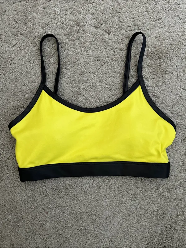 ZYIA Light n Tight Adjustable Strap Sports Bra in Neon Yellow Metallic Sz. Small - Image 2