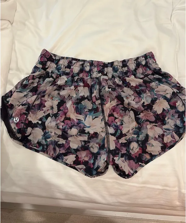 Lululemon Hotty Hot 2.5" - Image 2