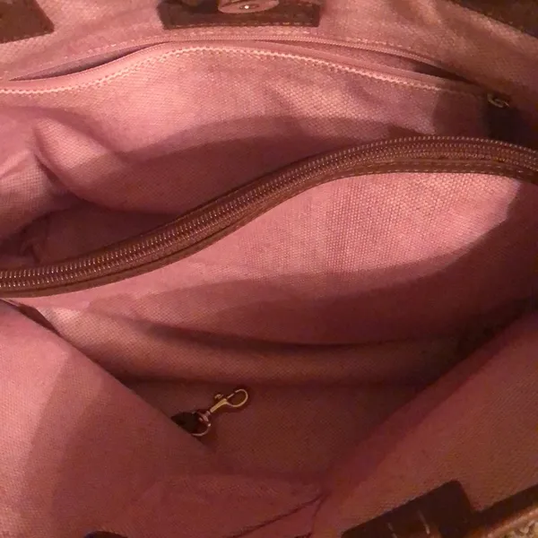 MOVING SALE! Authentic Dooney & Bourke shoulder bag! - Image 3