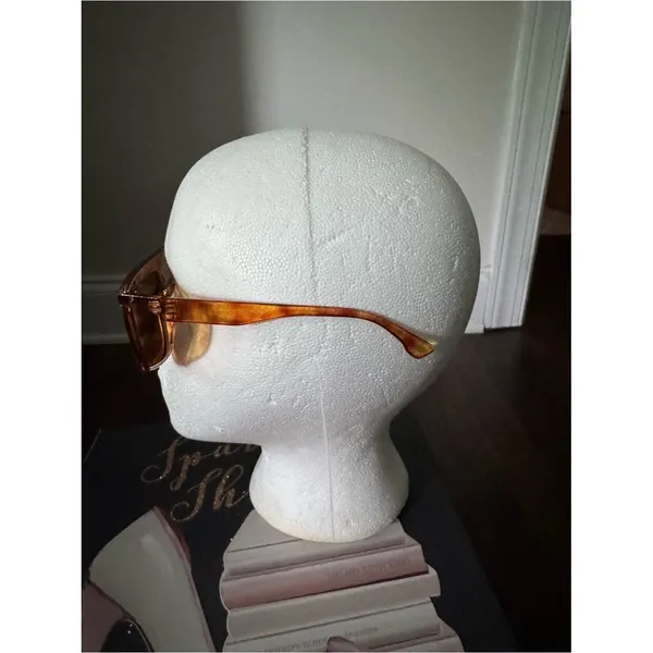 Tortoise Square Frame Sunglasses - Image 3
