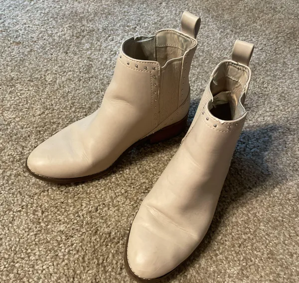 American Eagle Outfitters Off White Pleather Booties - Image 2