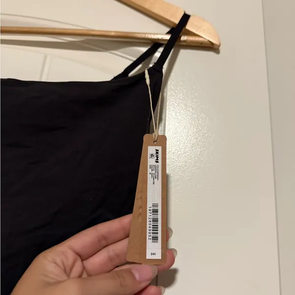 NWT SKIMS Fits Everybody Black Cropped Top - Image 3