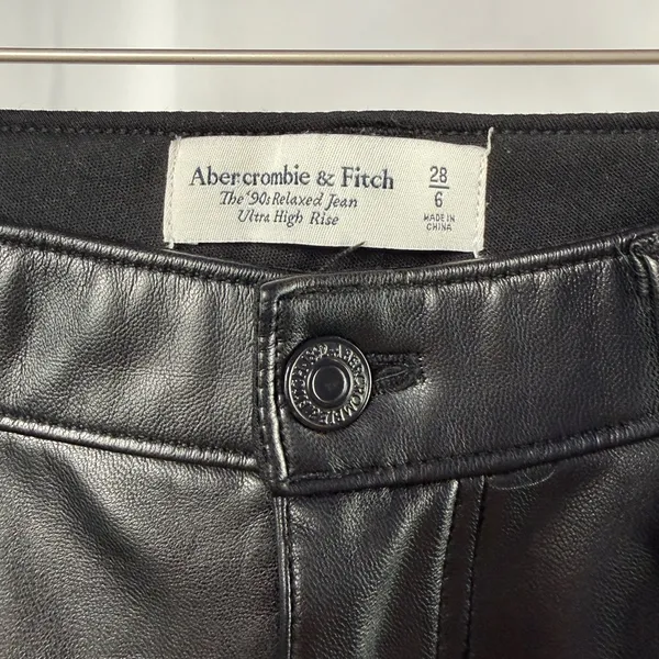 Abercrombie &‎ Fitch The 90's Relaxed Ultra High Rise Faux Leather Pants Black 6 - Image 5