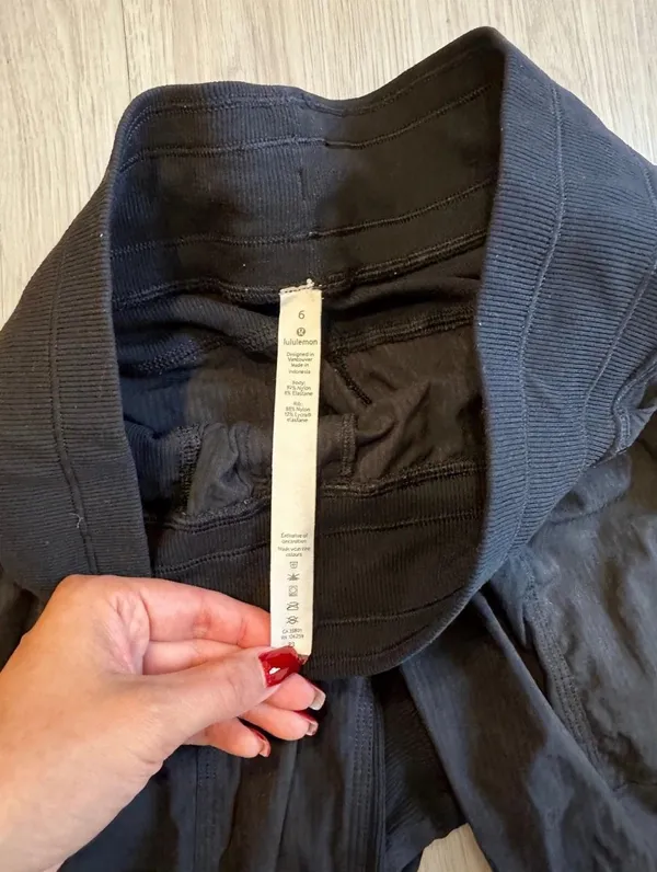 Lululemon Dance Studio Women's Black Pants Sz 6 Tapered Jogger Athleisure - Image 4