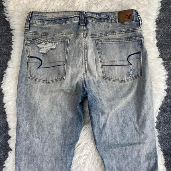 AMERICAN EAGLE LIGHT BLUE DISTRESSED BUTTON FLY BOY JEAN DENIM MID RISE - Image 6