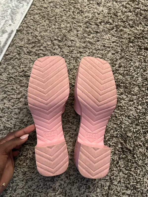 Gucci pink jelly sandals size 9 - Image 7