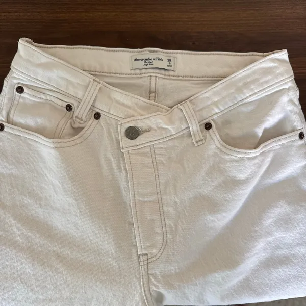 Abercrombie & Fitch The Dad High Rise White Crossover Straight Jeans 28/6 - Image 2