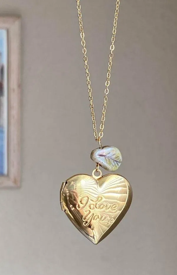 Handmade gold tone stainless steel heart locket necklace  - Image 4