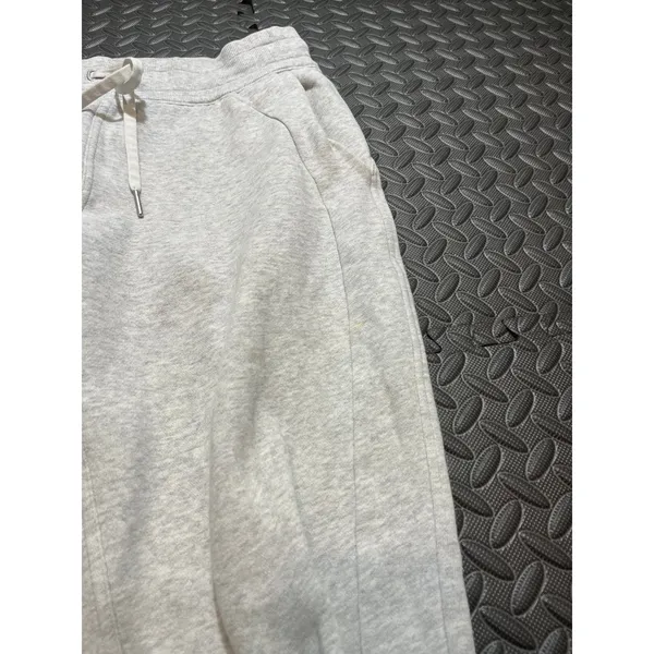 Lululemon Scuba High-Rise Jogger *Fleece 28" Heathered Core Ultra Light Grey 6 - Image 5