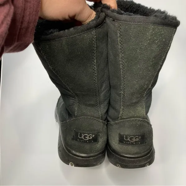 UGG ultimate‎ short black boots size 8 - Image 5