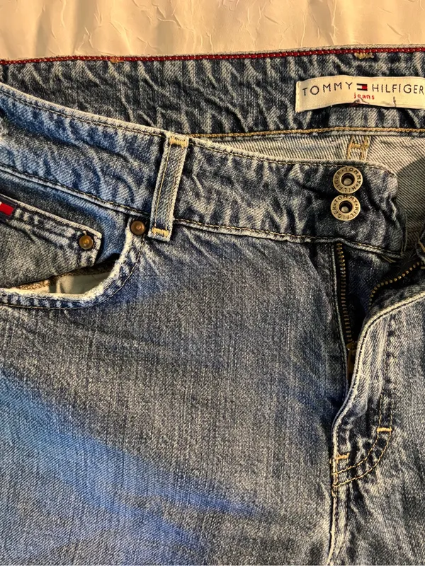 Tommy Hilfiger | wide leg capri jeans, distressed, medium | size 12 - Image 4
