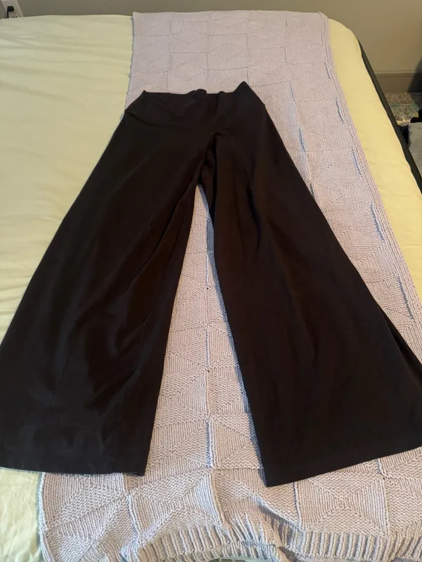 Old Navy Wide-Leg Pants - Image 3